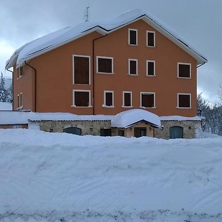 Hotel Il Ghiro أوفندولي المظهر الخارجي الصورة