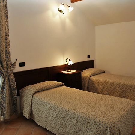 Hotel Il Ghiro أوفندولي المظهر الخارجي الصورة