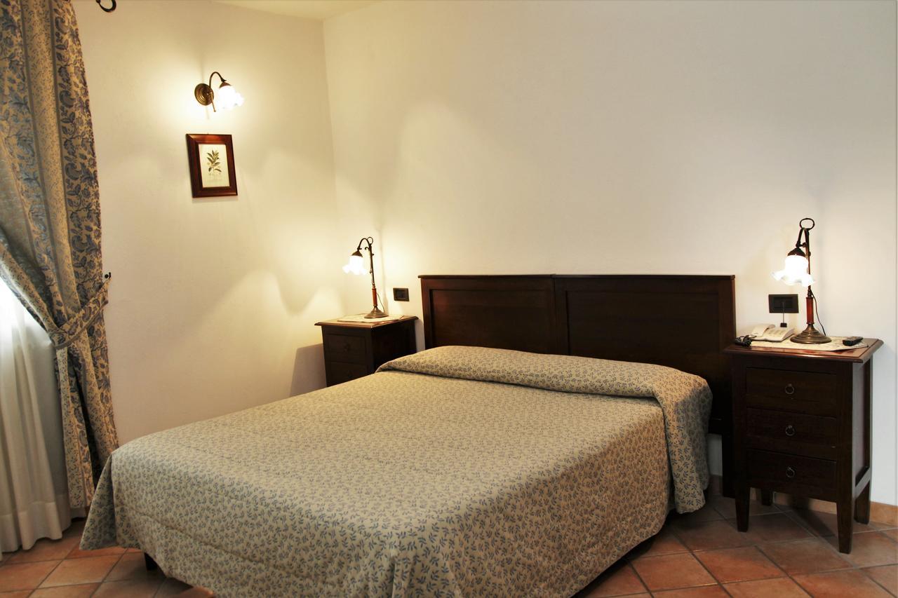 Hotel Il Ghiro أوفندولي المظهر الخارجي الصورة