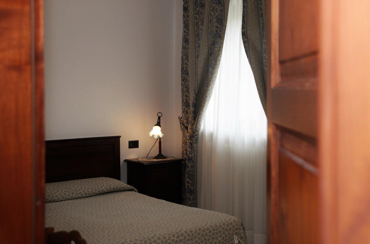 Hotel Il Ghiro أوفندولي المظهر الخارجي الصورة